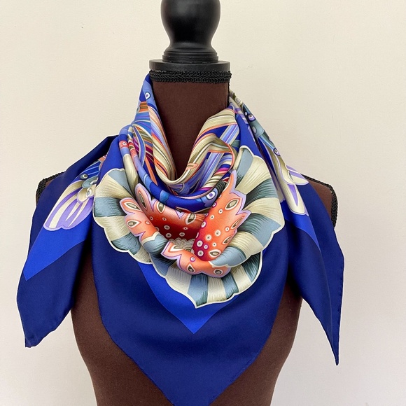 Salvatore Ferragamo Scarf Floral Blue Multicolor Silk Wrap - Picture 11 of 16
